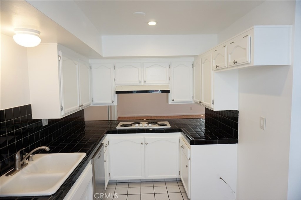 4610 Densmore Avenue - Photo 13