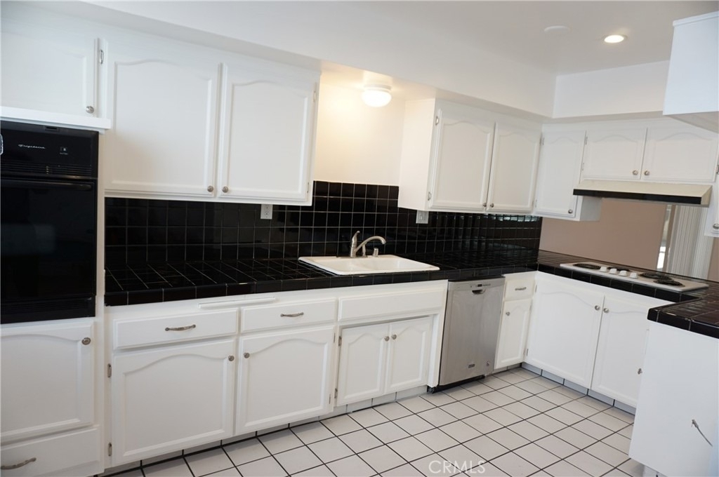 4610 Densmore Avenue - Photo 16