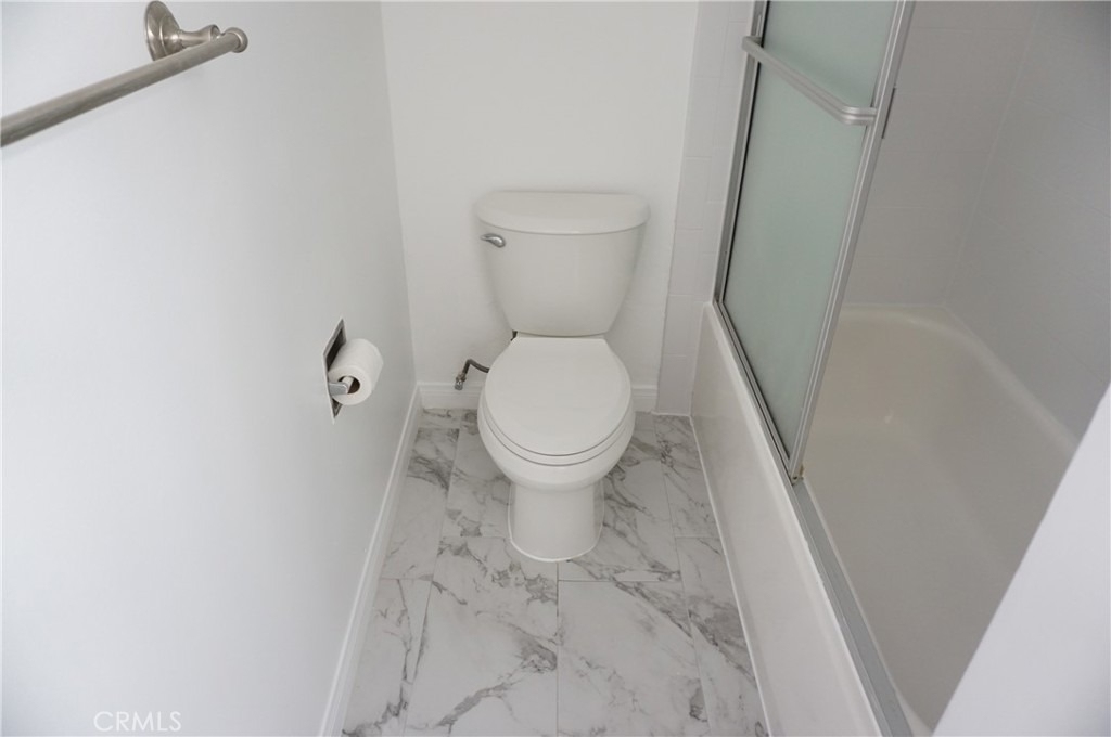 4610 Densmore Avenue - Photo 40