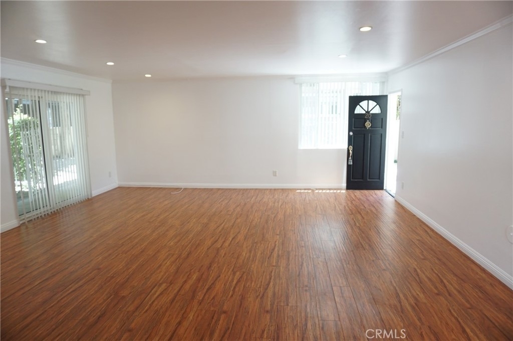 4610 Densmore Avenue - Photo 6