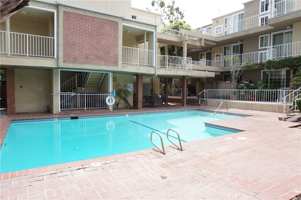 4610 Densmore Avenue - Photo 54
