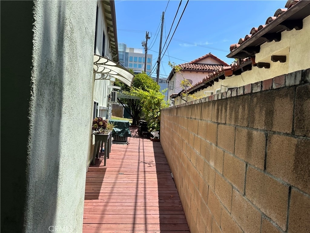 10338 Eastborne - Photo 1