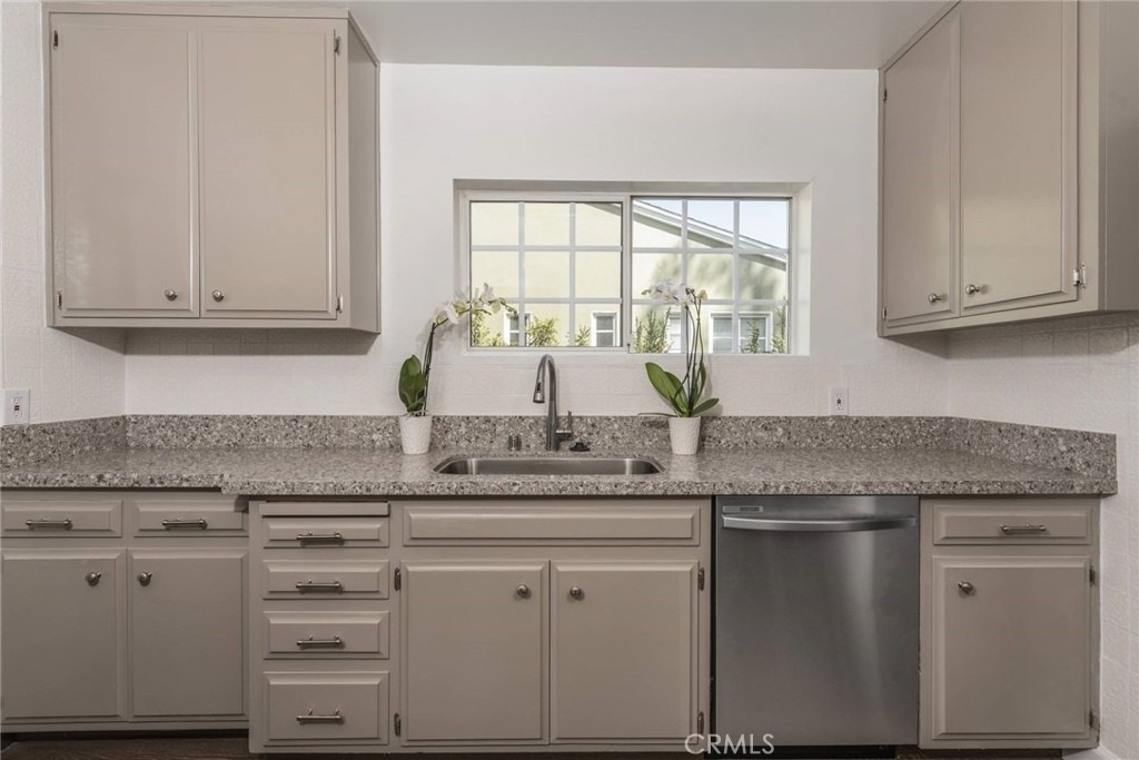 4213 Wilkinson Avenue - Photo 7