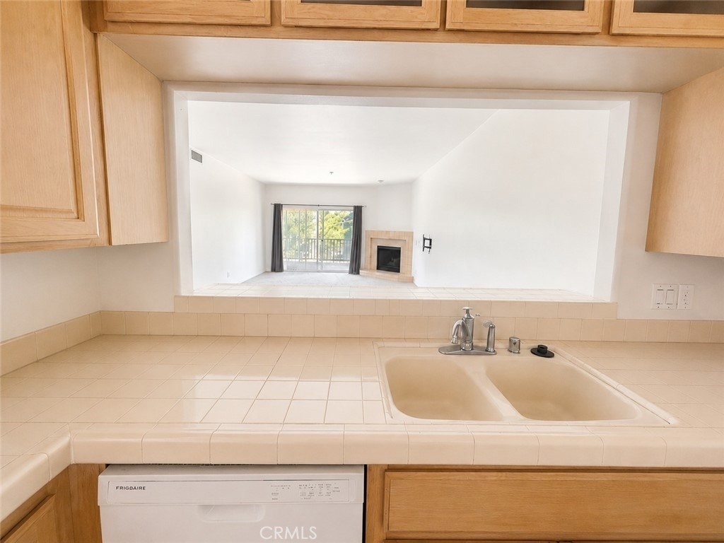 3645 Cardiff Avenue - Photo 7