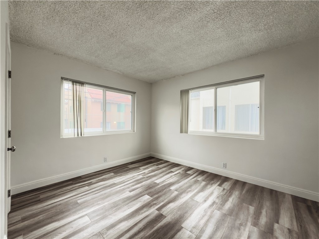 1908 Gardena Avenue - Photo 12