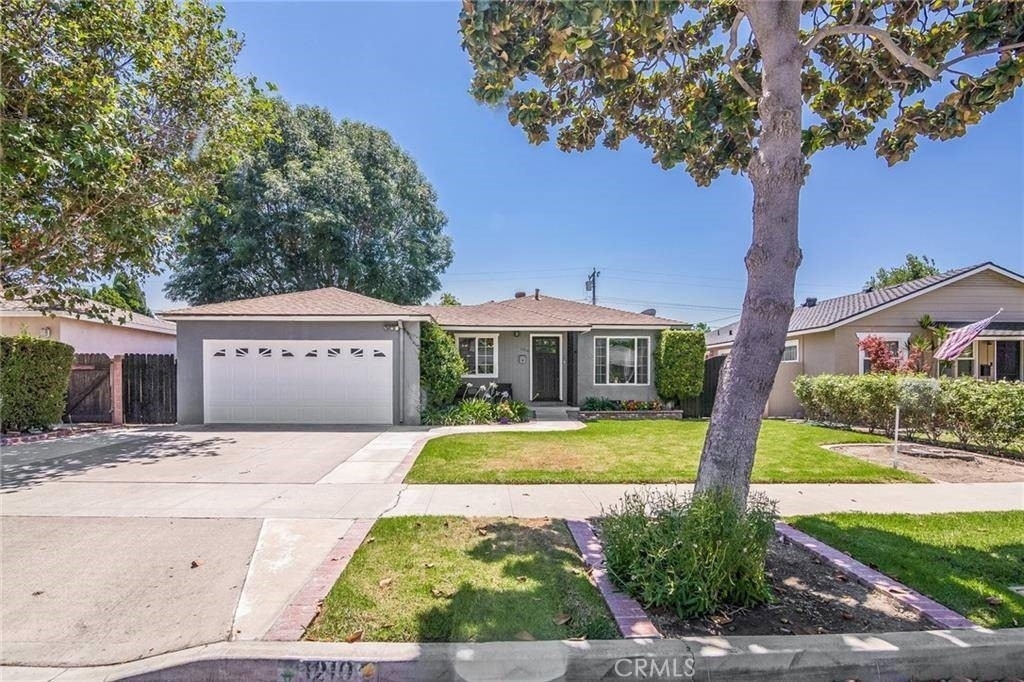 1210 E Oakmont - Photo 1