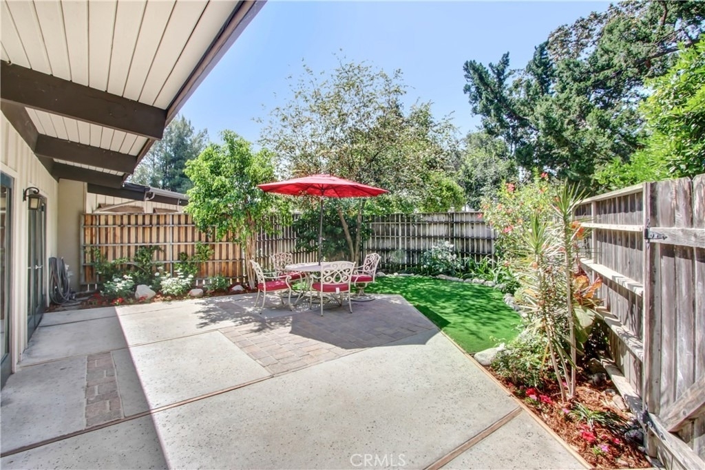 10446 Alta Loma - Photo 10