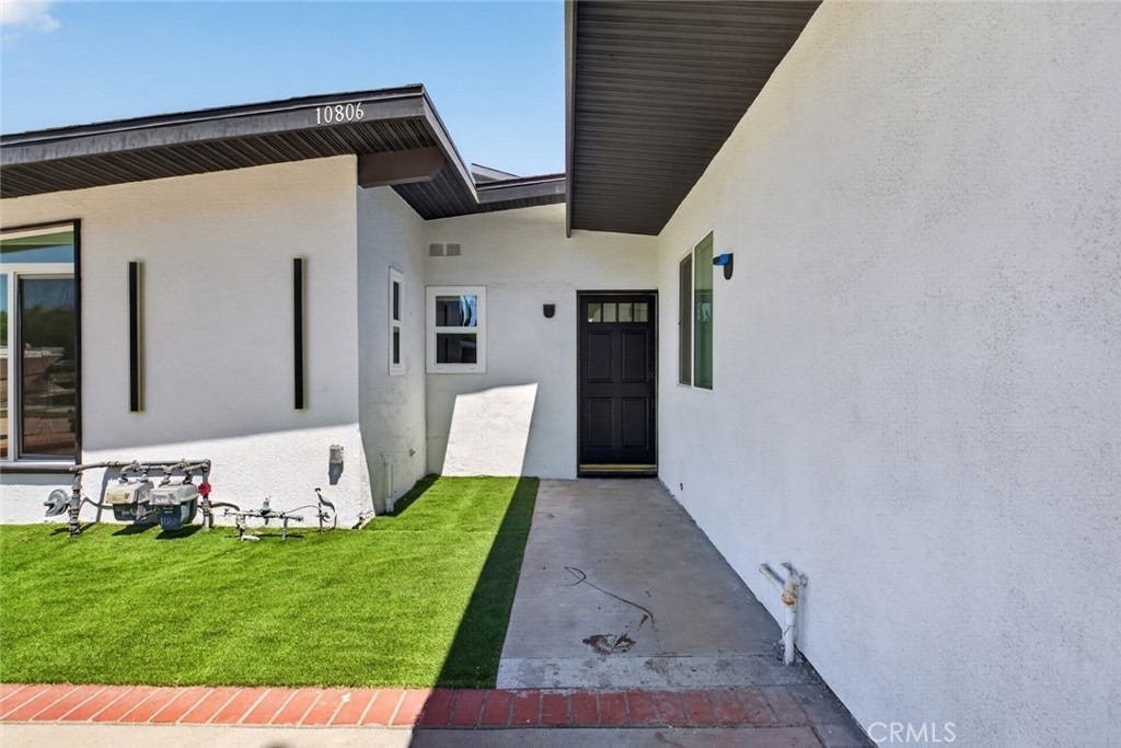 10806 Paso Robles - Photo 2