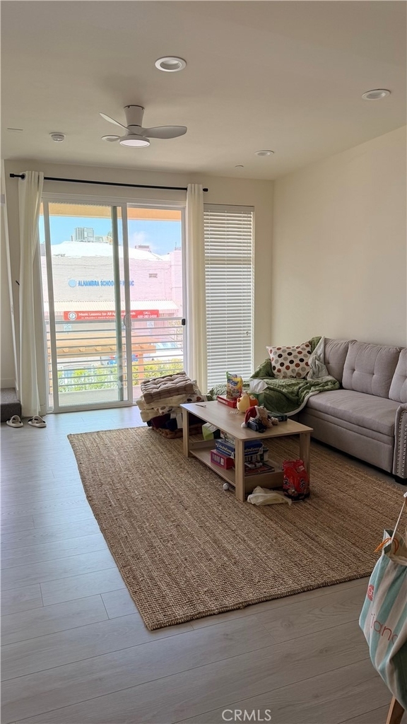 19 S Chapel Avenue - Photo 1