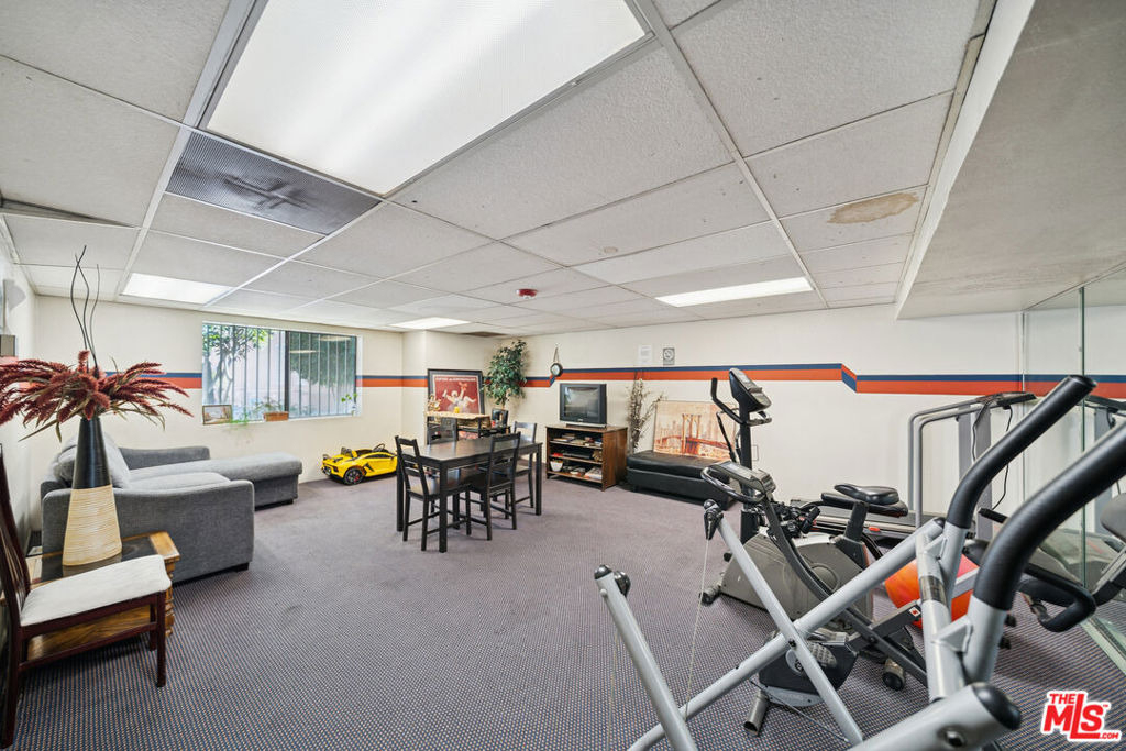 1519 N Martel Avenue - Photo 15