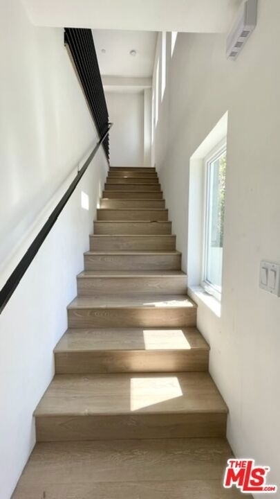 5230 Satsuma Avenue - Photo 3