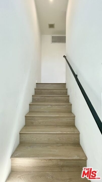 5230 Satsuma Avenue - Photo 11