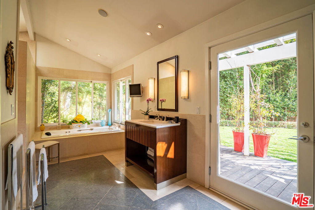 13324 W Sunset - Photo 2