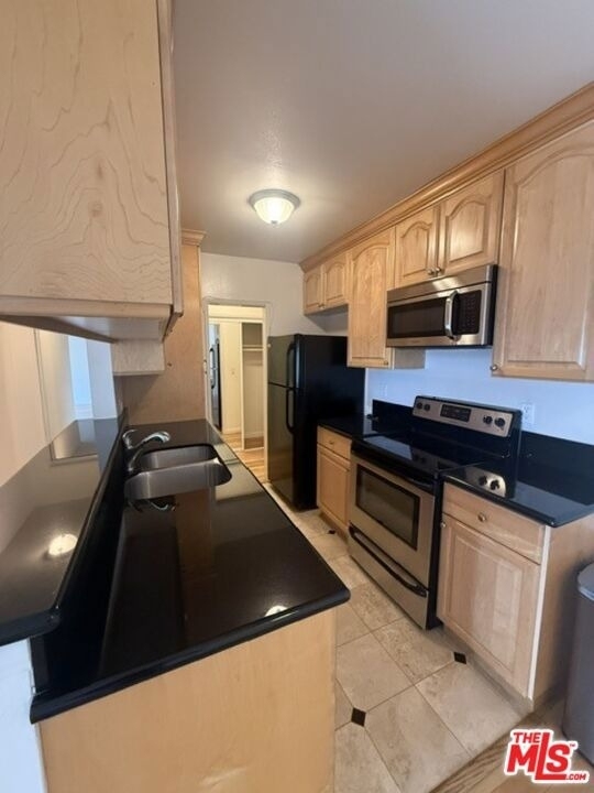 2616 5th Street - Photo 3