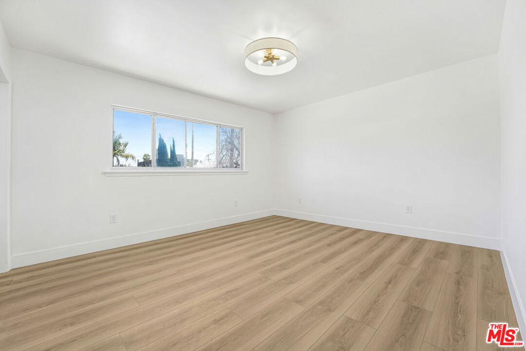 1435 S Hayworth Avenue - Photo 5
