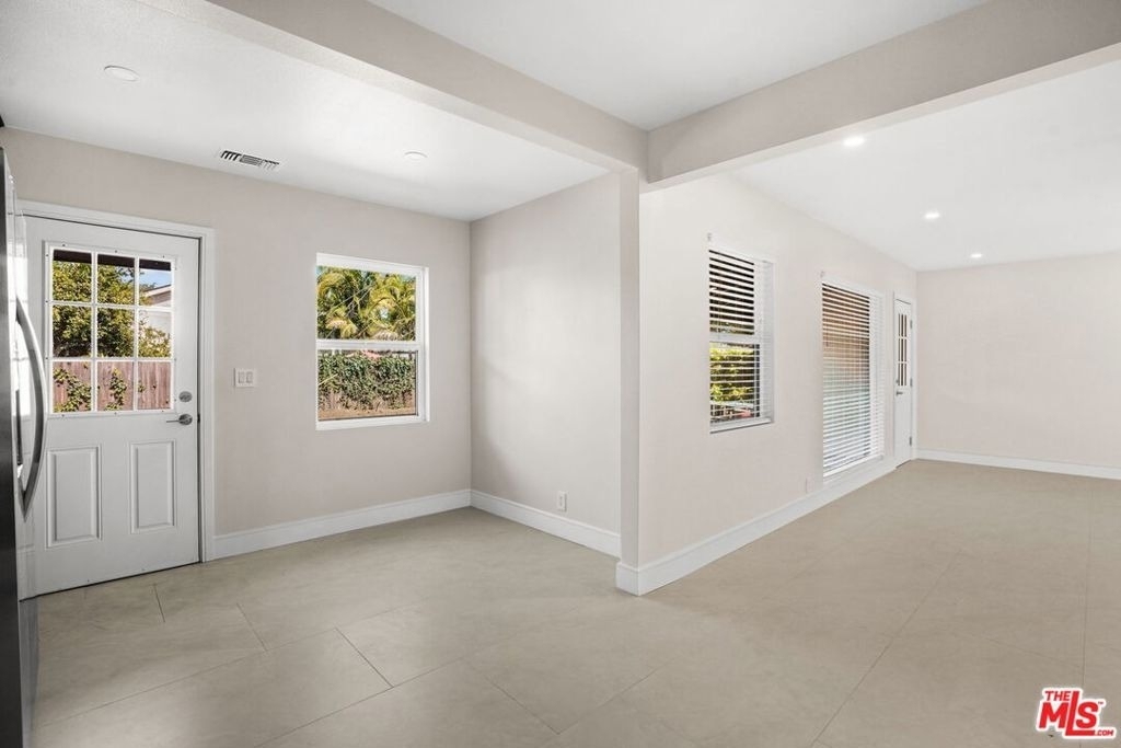 7806 Wellsford Avenue - Photo 2