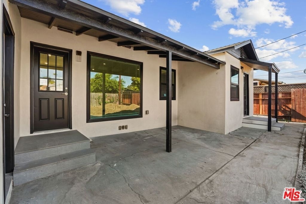 7806 Wellsford Avenue - Photo 8