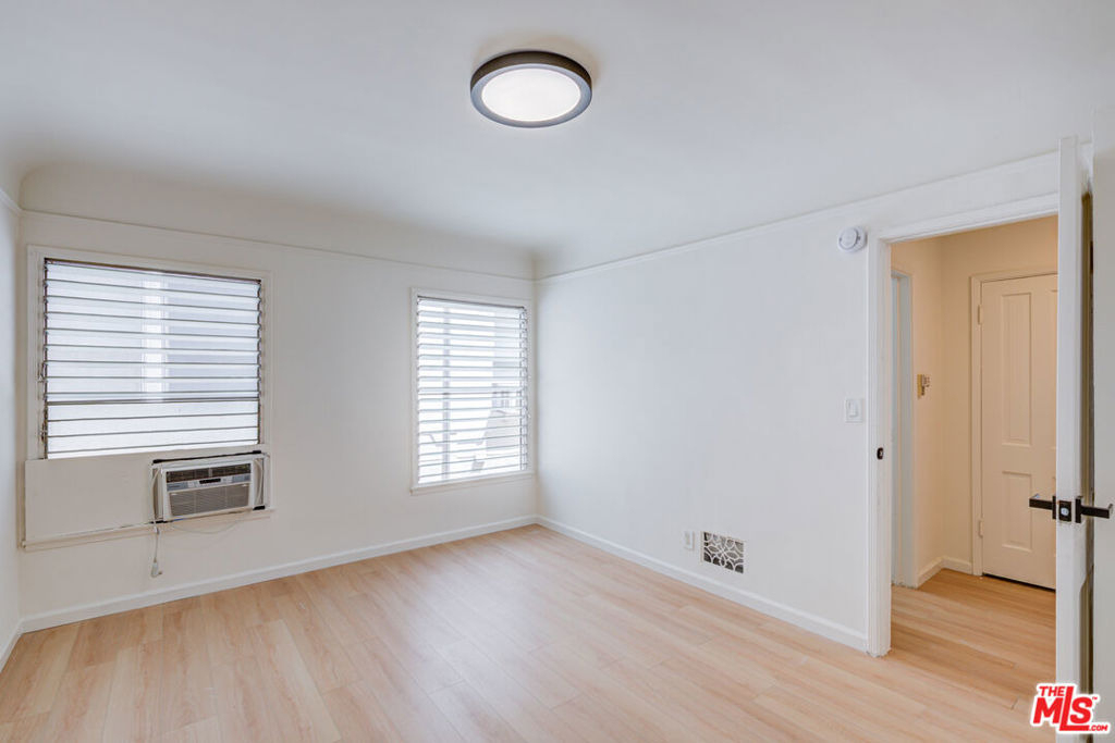 143 S Canon Drive - Photo 10