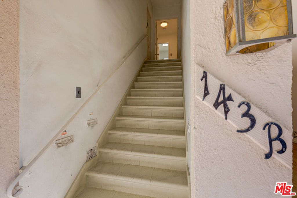 143 S Canon Drive - Photo 2