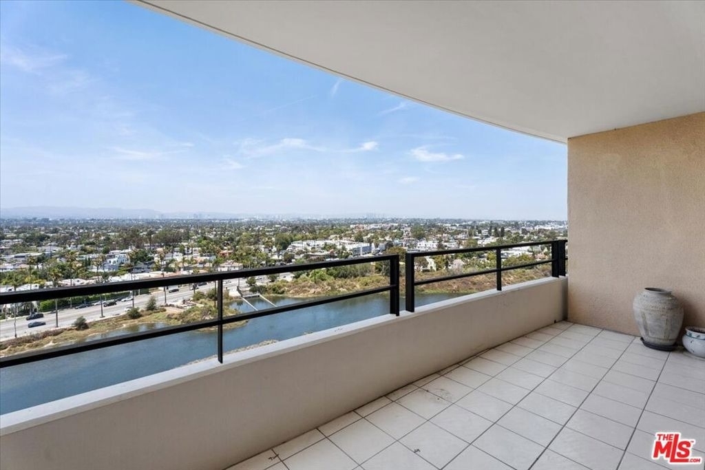 4265 Marina City Drive - Photo 22