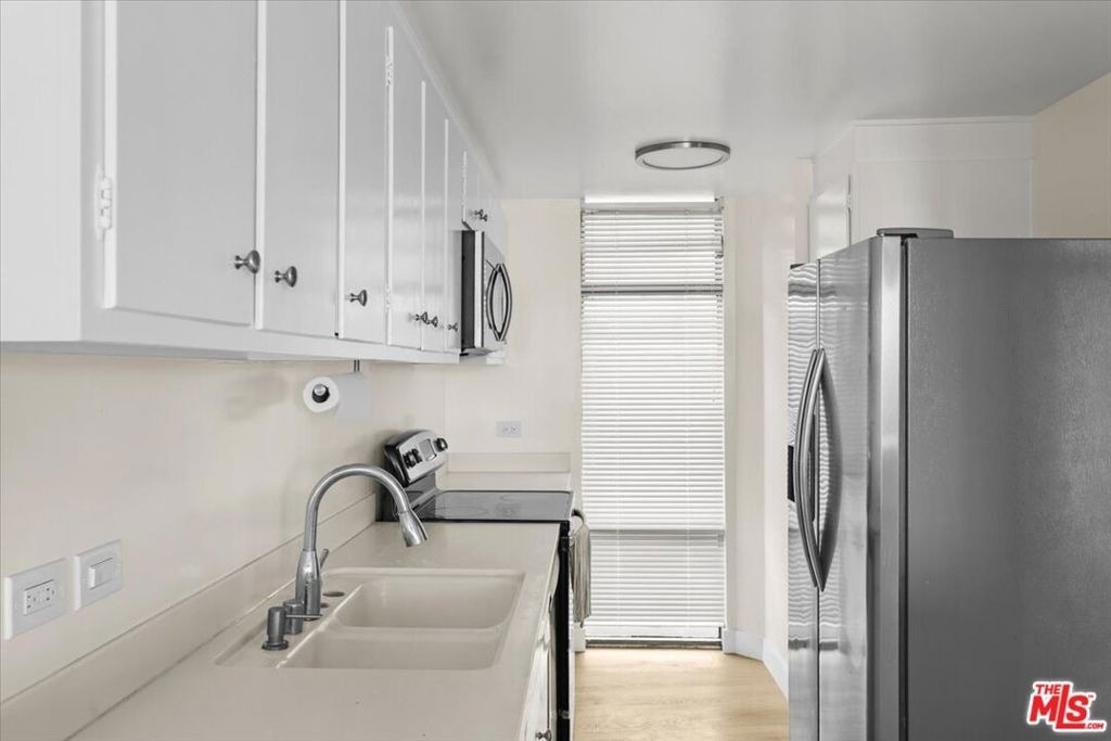 4265 Marina City Drive - Photo 3