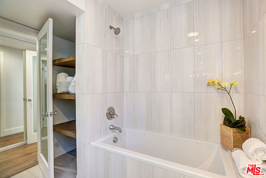 1025 Ocean Avenue - Photo 10