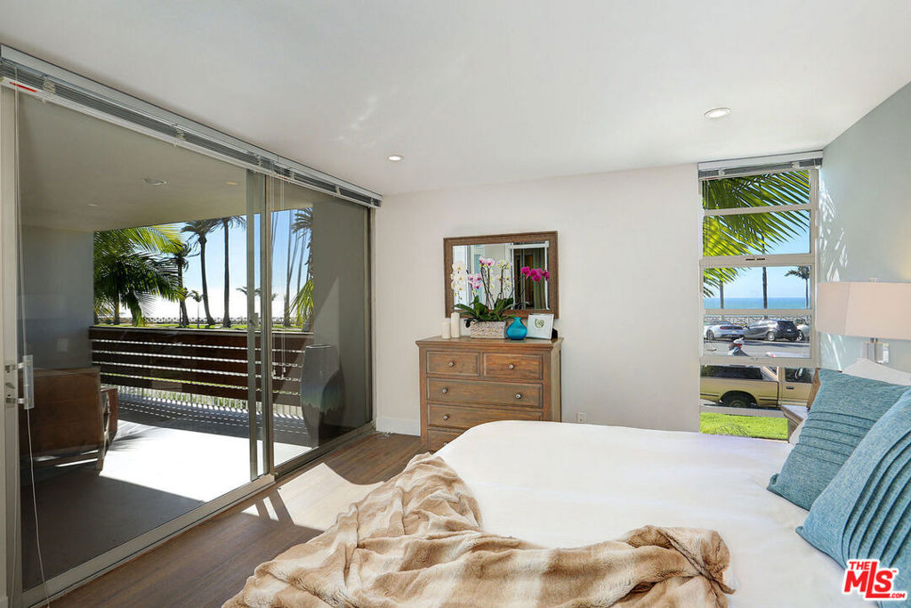 1025 Ocean Avenue - Photo 8