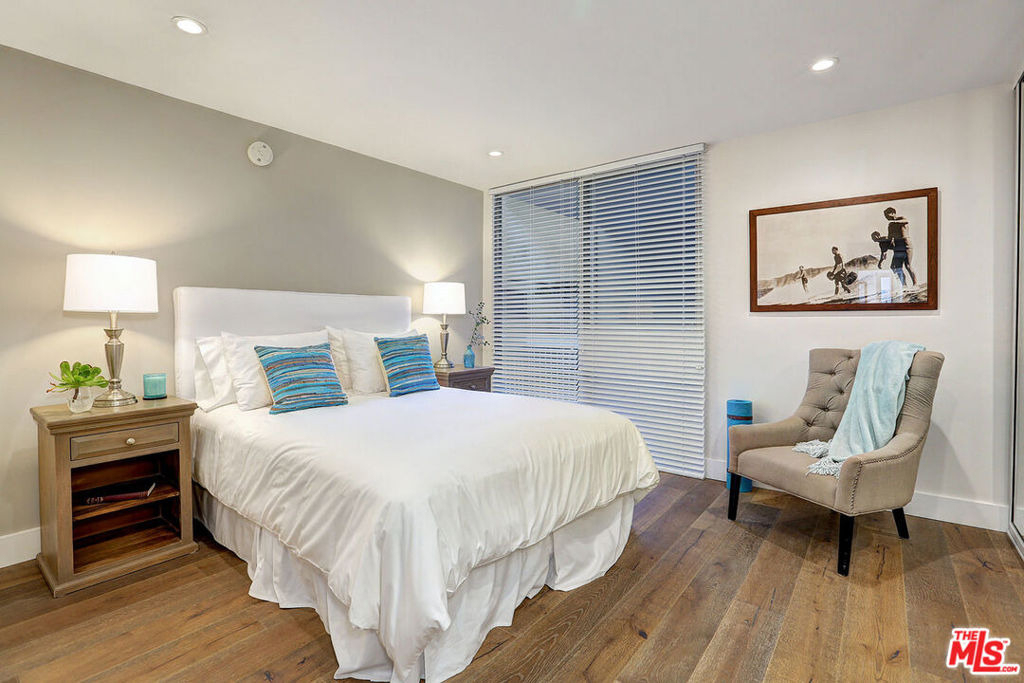 1025 Ocean Avenue - Photo 12