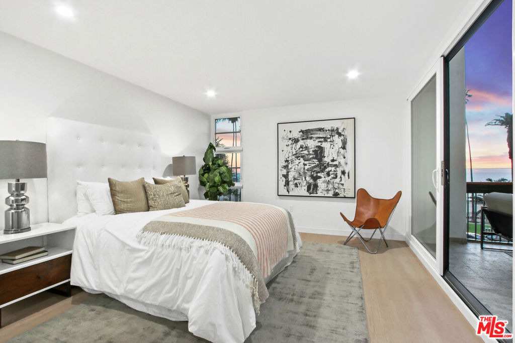 1025 Ocean Avenue - Photo 6