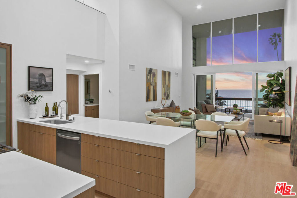 1025 Ocean Avenue - Photo 4
