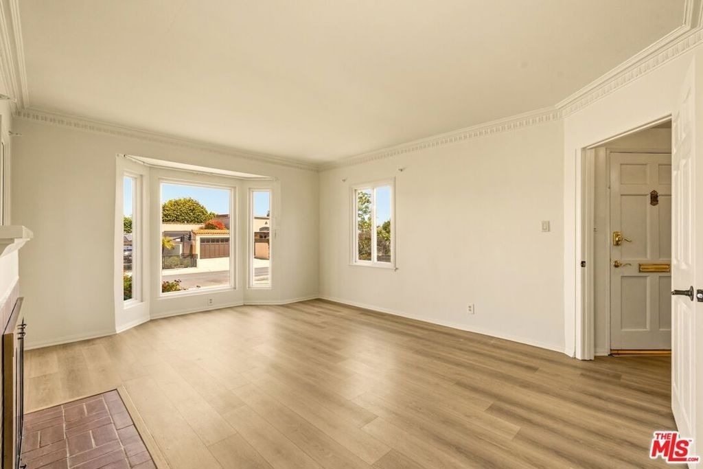 7407 Naylor Avenue - Photo 2