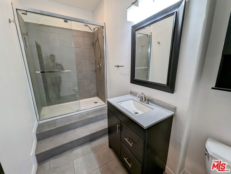 312 W 5th Street - Photo 8