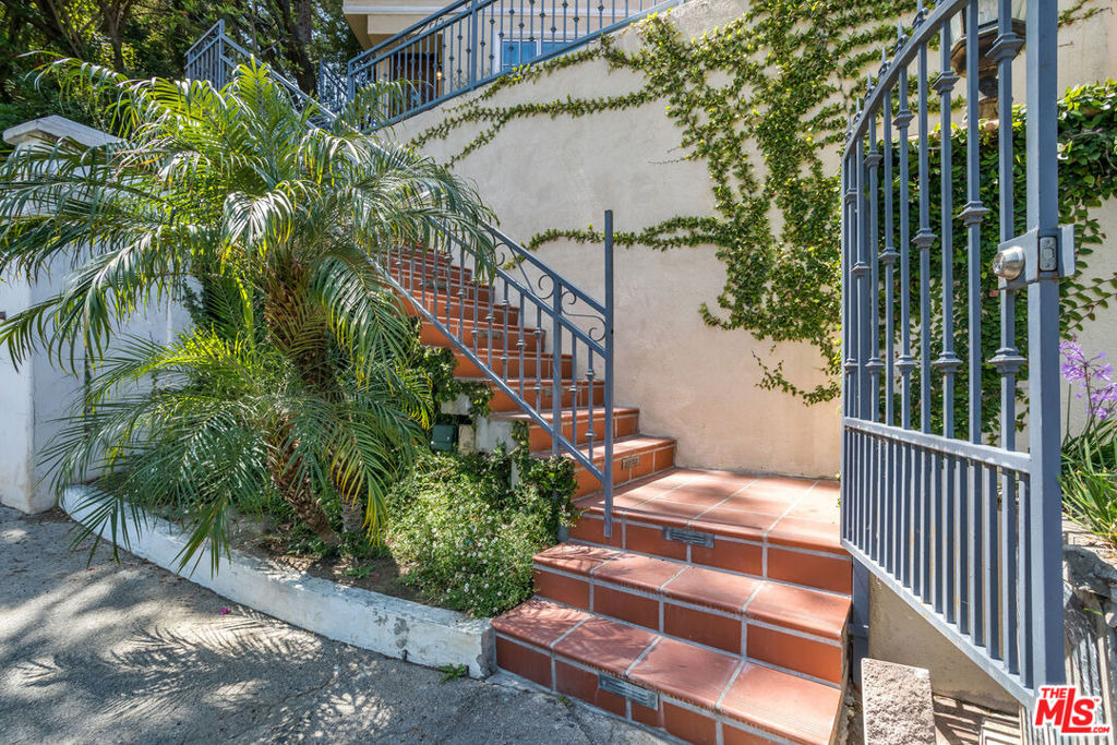 941 N Norman Place - Photo 65