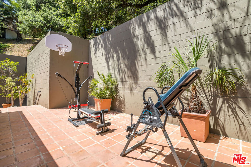 941 N Norman Place - Photo 9