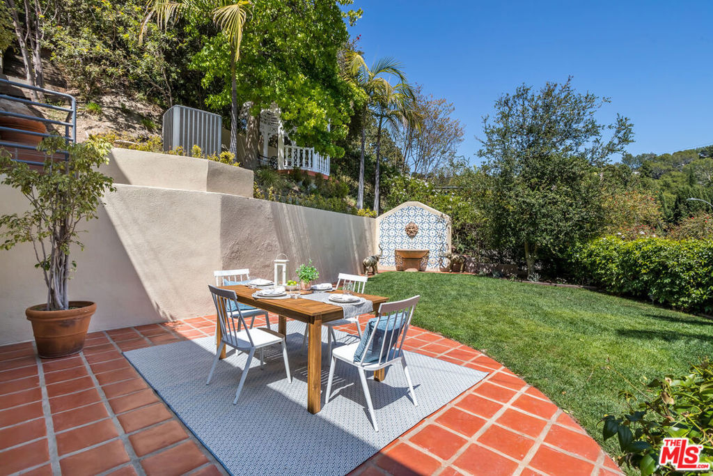 941 N Norman Place - Photo 6