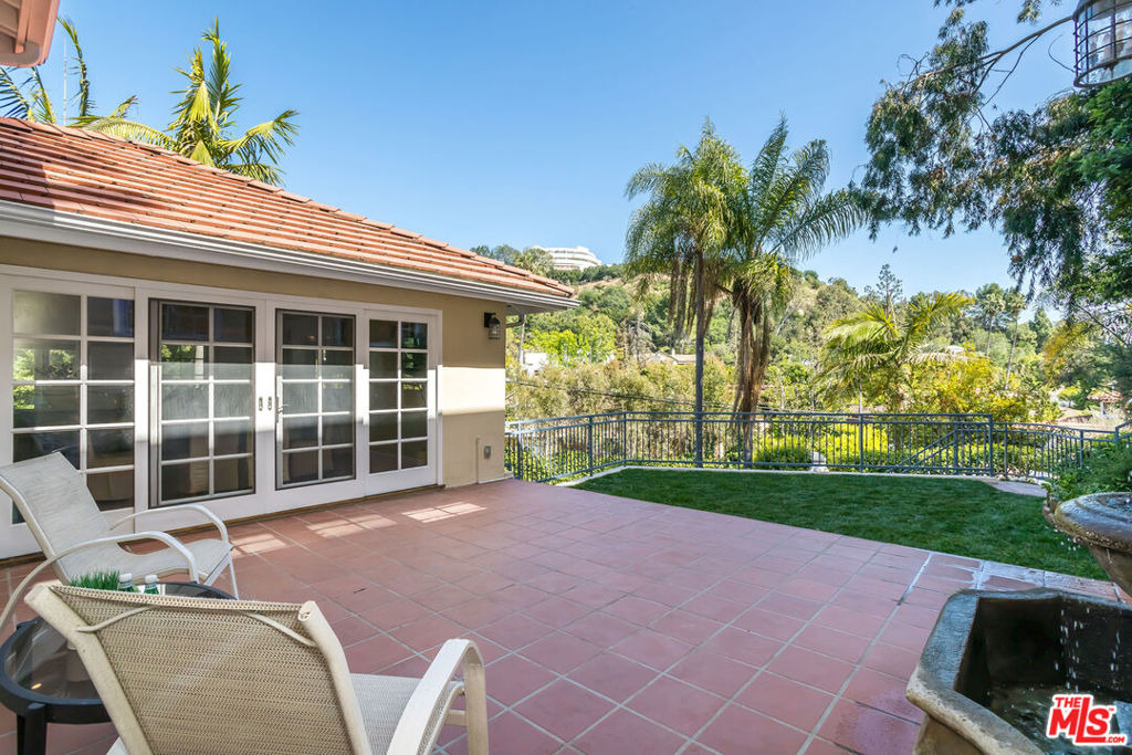 941 N Norman Place - Photo 63