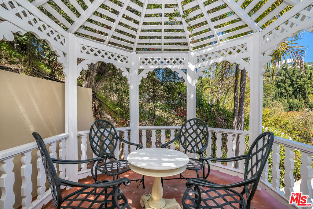 941 N Norman Place - Photo 14