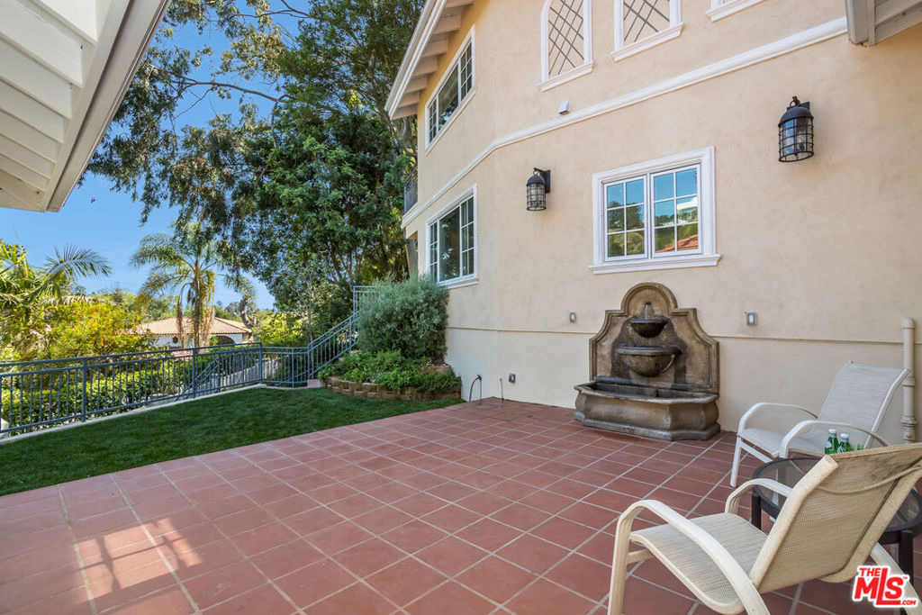 941 N Norman Place - Photo 62