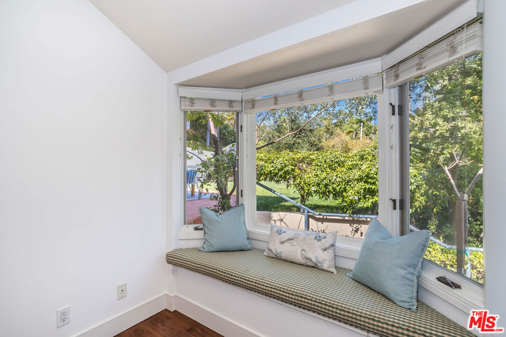 941 N Norman Place - Photo 27