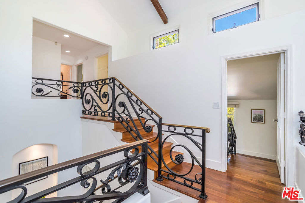 941 N Norman Place - Photo 32