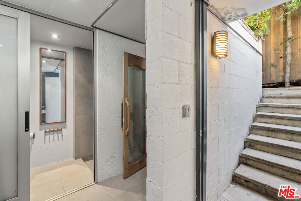 1853 Nichols Canyon Road - Photo 29