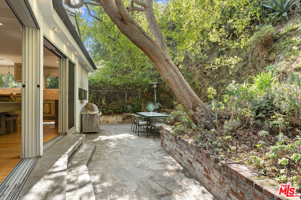 1853 Nichols Canyon Road - Photo 8