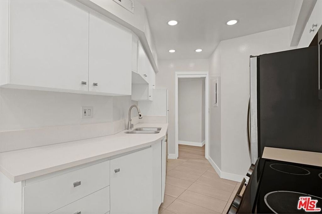 7250 Franklin Avenue - Photo 3