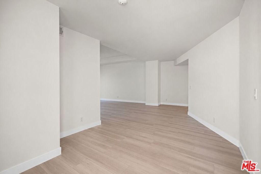 7250 Franklin Avenue - Photo 13