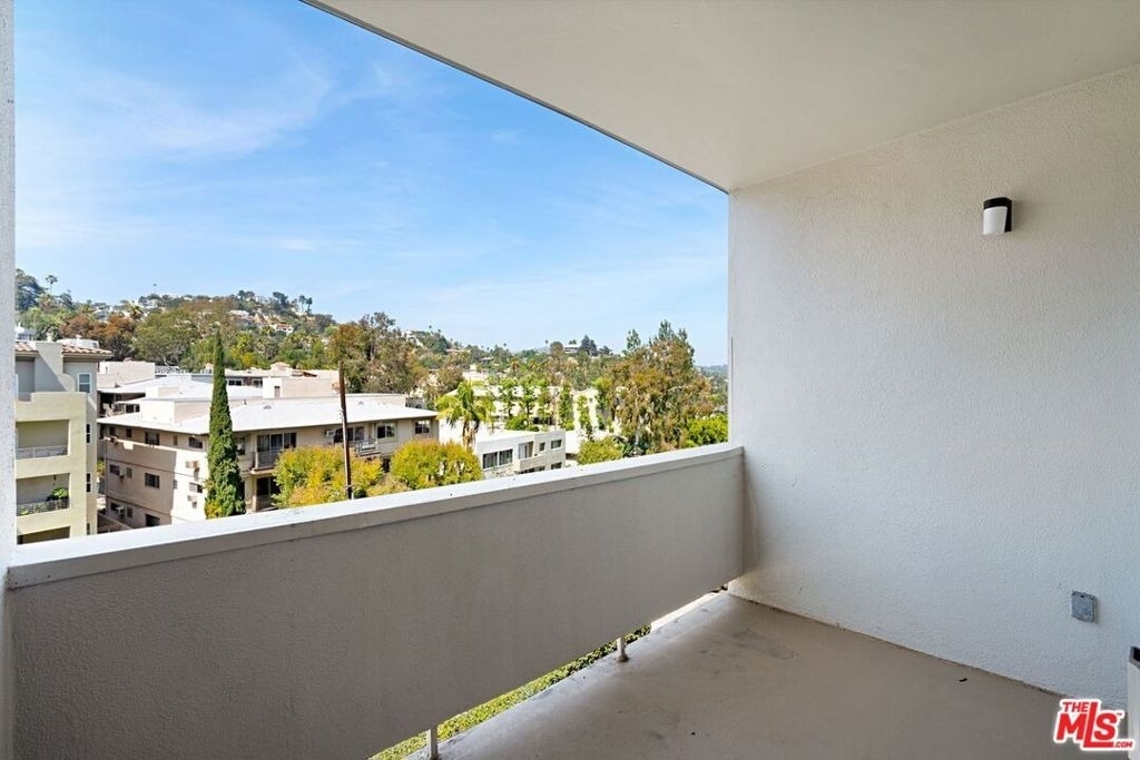 7250 Franklin Avenue - Photo 11