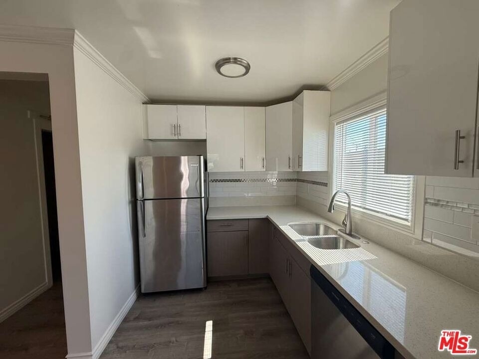 6821 Ben Avenue - Photo 4