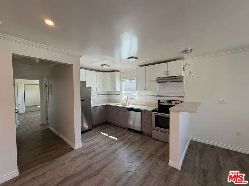 6821 Ben Avenue - Photo 3