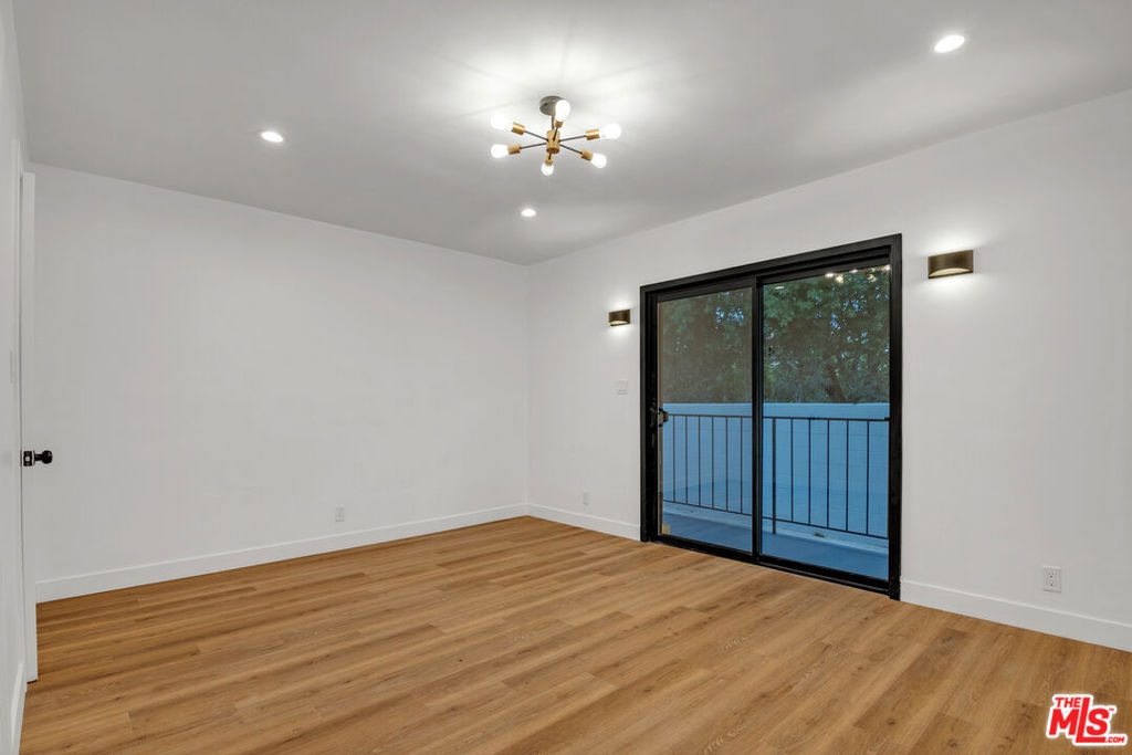 950 Havenhurst Drive - Photo 9