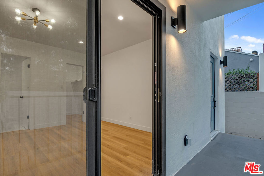 950 Havenhurst Drive - Photo 17