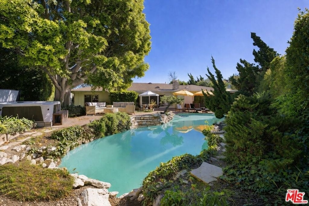 1133 Somera Road - Photo 3